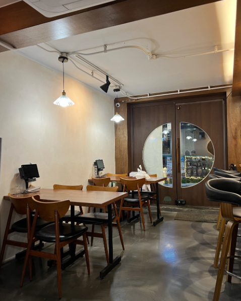 찜이로닭 상수본점 내부 3